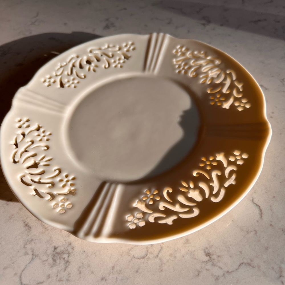 Yankee Candle Eyelet Lace Plate